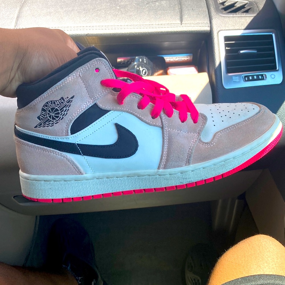 Pink Jordan 1’s
